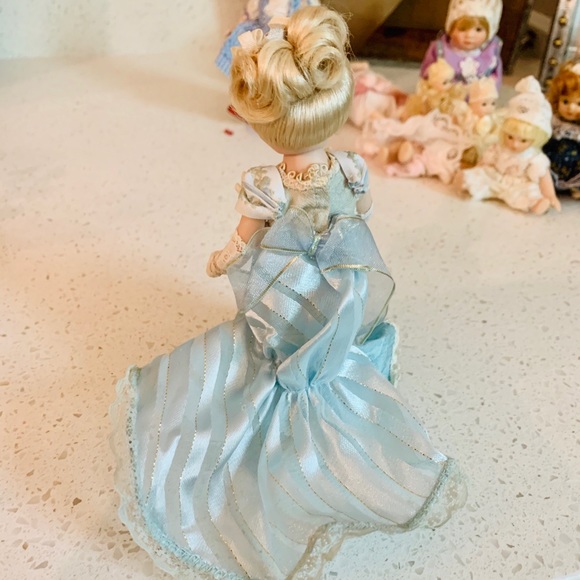 Ceramic blonde doll - Picture 3 of 5